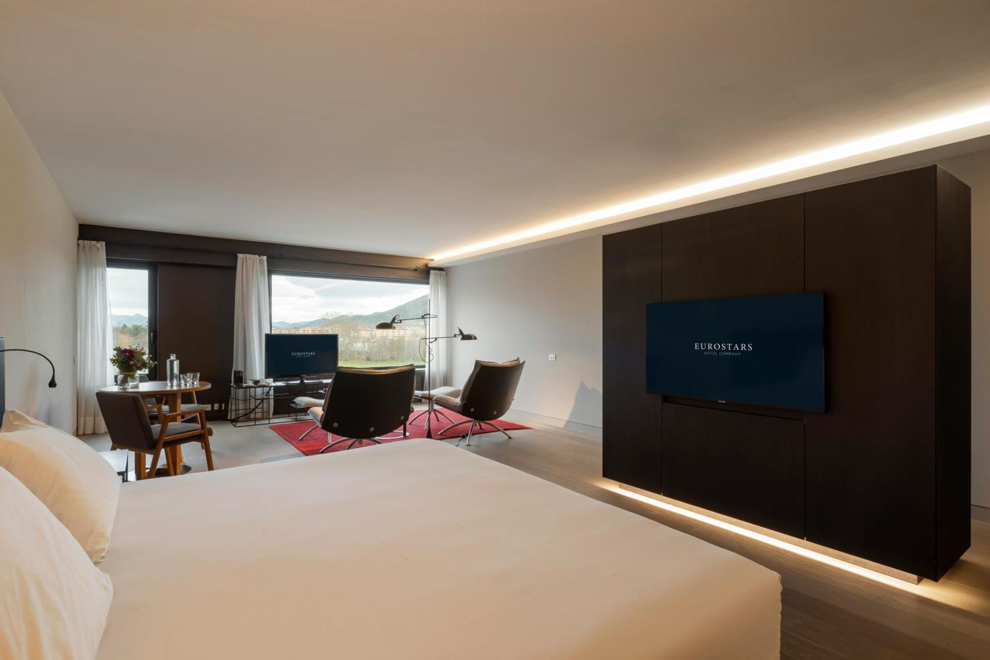 Eurostars Pamplona Hotel Exterior foto